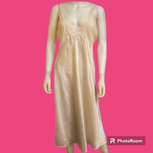 VTG VAL MODE Pale Pink Satin Embroidered Beaded Empire Waist Slip Nightgown